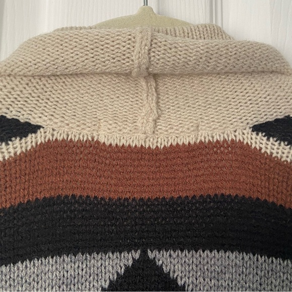 BB Dakota Aztec Cardigan - Picture 11 of 11